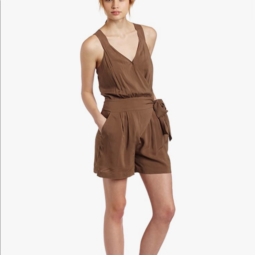 BCBG triangle back romper black size 4